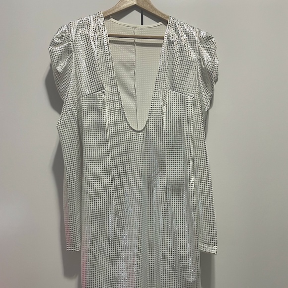 Silver & White Dress 🔥 - Picture 2 of 3